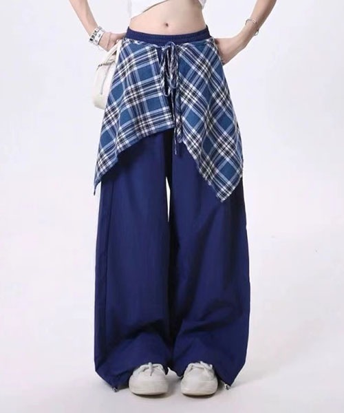 gossip！ロサンゼルス（ゴシップロサンゼルス）の「2WAYラップスカートレイヤードタイトブーツカットパンツ [取り外し可能]（カーゴパンツ・レディース・ピンク/ネイビー/ブラック・L/M）」の2枚目の写真