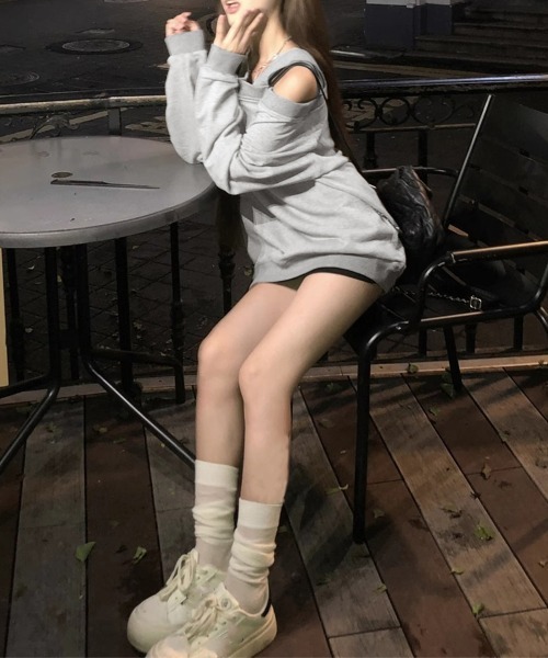 Miniministore(ミニミニストア)の「ワンショルダースウェットレディース韓国風(スウェット・レディース・ブラック/グレー・FREE)」の3枚目の写真