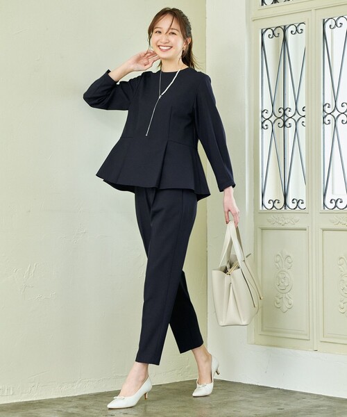 ANY（エニィ）の「【ストレッチ/セットアップ可】イージーケアペプラムブラウス（シャツ/ブラウス・レディース・ネイビー系/ベージュ系・2/3）」の6枚目の写真