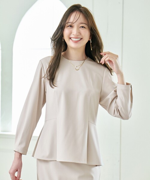 ANY（エニィ）の「【ストレッチ/セットアップ可】イージーケアペプラムブラウス（シャツ/ブラウス・レディース・ネイビー系/ベージュ系・2/3）」の7枚目の写真