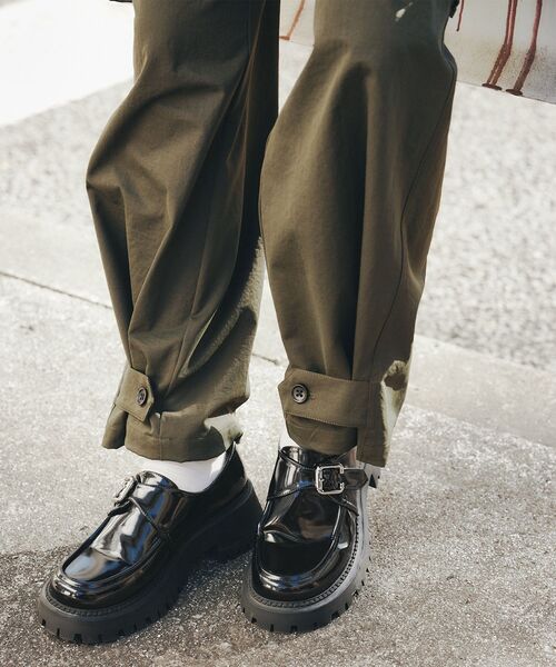 tk.TAKEO KIKUCHI（ティーケータケオキクチ）の「フレアカーゴパンツ（カーゴパンツ・メンズ・ブラック/オリーブ/ダークグレー・01/02/03）」の13枚目の写真