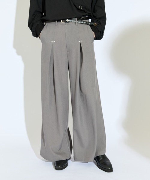 Lui's(ルイス)の「【Neucon/ニューコン】タックリベットデザインワイドフレアスラックス(その他パンツ・メンズ・ブラック/グレー・1/2)」の18枚目の写真