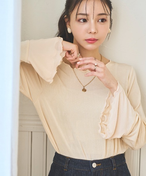 mil（ミル）の「フレアスリーブ シアーベロアトップス（Tシャツ/カットソー・レディース・アイボリー/モカ/ブラック・S/XS）」の3枚目の写真