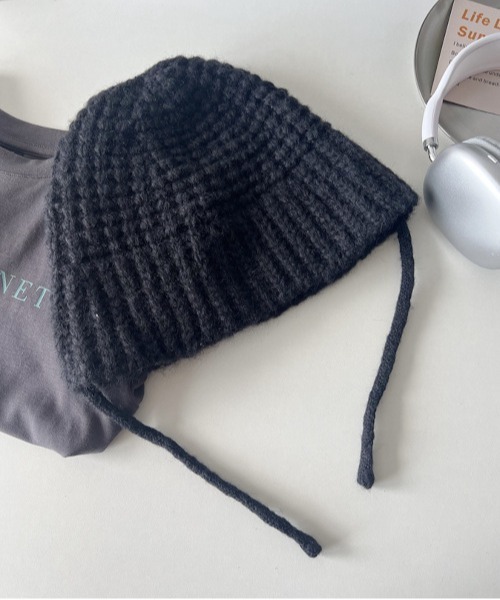B.I.D.（ビーアイディー）の「《サイドコードオーバーサイズニットキャップ（MA/EK226）（ニットキャップ/ビーニー・レディース・ブラック/ベージュ/アイボリー/グレー/ブラウン・FREE）」の2枚目の写真