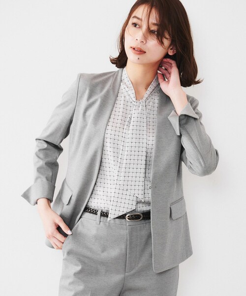 UNTITLED（アンタイトル）の「【通勤スーツ】コットン混ジャージ カラーレスジャケット（ノーカラージャケット・レディース・ダークグレー/ブラック/ネイビー/ベージュ・03/04/42/50/48/46/44/02/01/00）」の11枚目の写真