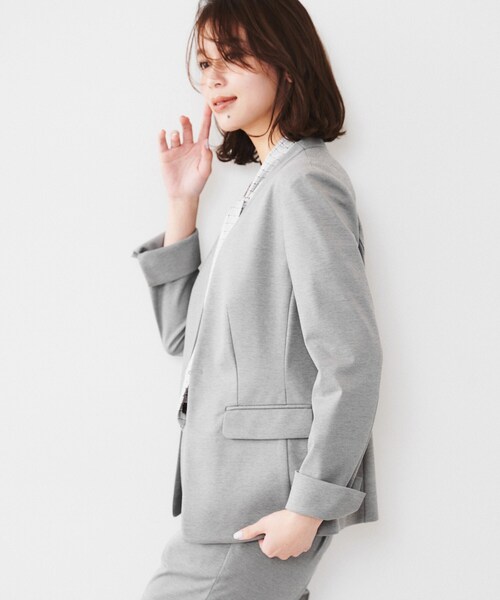 UNTITLED（アンタイトル）の「【通勤スーツ】コットン混ジャージ カラーレスジャケット（ノーカラージャケット・レディース・ダークグレー/ブラック/ネイビー/ベージュ・03/04/42/50/48/46/44/02/01/00）」の12枚目の写真