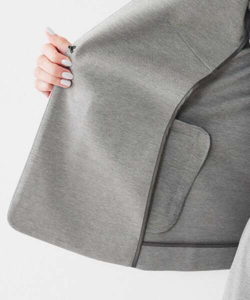 UNTITLED（アンタイトル）の「【通勤スーツ】コットン混ジャージ カラーレスジャケット（ノーカラージャケット・レディース・ダークグレー/ブラック/ネイビー/ベージュ・03/04/42/50/48/46/44/02/01/00）」の15枚目の写真