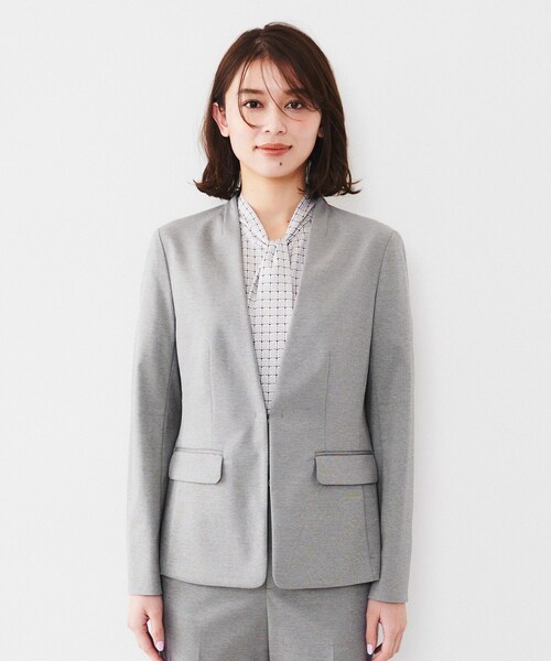 UNTITLED（アンタイトル）の「【通勤スーツ】コットン混ジャージ カラーレスジャケット（ノーカラージャケット・レディース・ダークグレー/ブラック/ネイビー/ベージュ・03/04/42/50/48/46/44/02/01/00）」の17枚目の写真