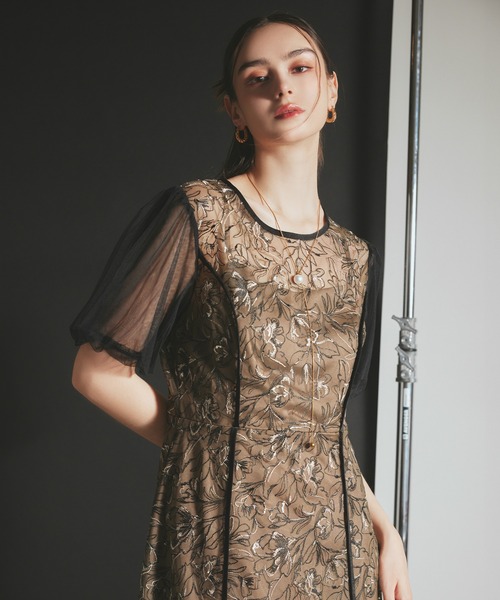 darial（ダリアル）の「【darial】puff sleeve lace dress パフスリーブ レースドレス お呼ばれ 結婚式 二次会 成人式 同窓会 セレモニードレス パーティドレス オケージョンドレス（ドレス・レディース・アイボリー/ブラック・L/M/S）」の4枚目の写真