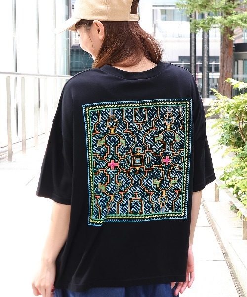 チチカカ（チチカカ）の「エンブロイダリータッチシピボプリントＴシャツ（Tシャツ/カットソー・レディース・パープル/ブラック/オフホワイト・FREE）」の3枚目の写真