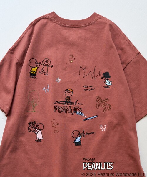FREAK'S STORE（フリークスストア）の「限定展開/別注/PEANUTS/ピーナッツ/バック 刺繍 半袖 Tシャツ（Tシャツ/カットソー・レディース・サックスブルー/オフホワイト/ライトグレー/スミクロ/オレンジ・SMALL/MEDIUM/LARGE）」の5枚目の写真