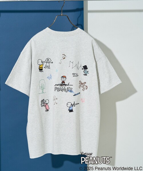 FREAK'S STORE（フリークスストア）の「限定展開/別注/PEANUTS/ピーナッツ/バック 刺繍 半袖 Tシャツ（Tシャツ/カットソー・レディース・サックスブルー/オフホワイト/ライトグレー/スミクロ/オレンジ・SMALL/MEDIUM/LARGE）」の3枚目の写真