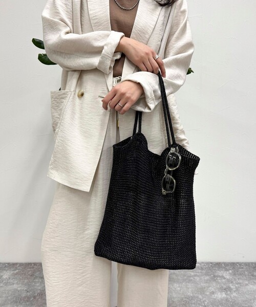 fredy emue（フレディエミュ）の「ラメ糸編みトートバッグ（トートバッグ・レディース・シルバー/ブラック・FREE）」の10枚目の写真