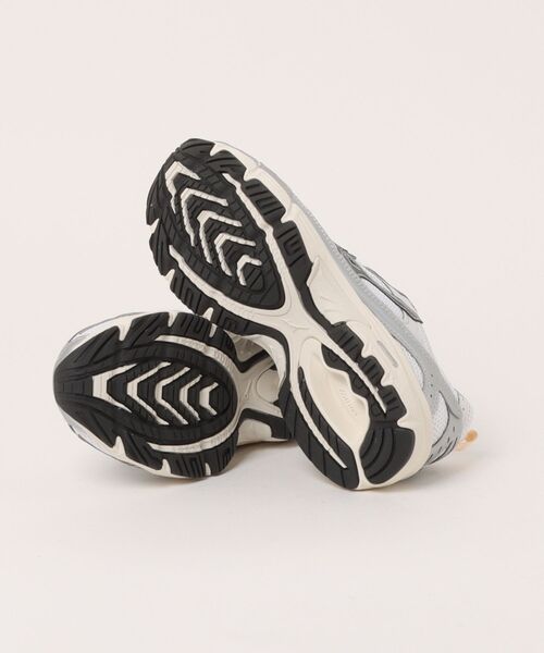 MIZUNO(ミズノ )の「MIZUNO MXR(スニーカー・メンズ・ホワイト系その他・23.5cm/24.0cm/24.5cm/25.0cm/25.5cm/26.0cm/26.5cm/27.0cm/27.5cm/28.0cm/28.5cm)」の3枚目の写真