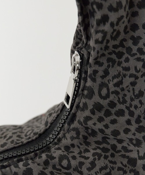 ROOPTOKYO(ループトウキョウ)の「Leopard print handbag / レオパード柄 ハンドバッグ(ショルダーバッグ・メンズ・ブラック/アイボリー/ベージュ・FREE)」の17枚目の写真