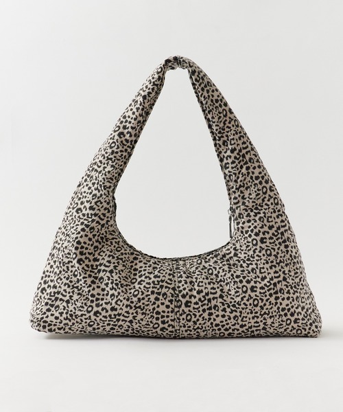 ROOPTOKYO(ループトウキョウ)の「Leopard print handbag / レオパード柄 ハンドバッグ(ショルダーバッグ・メンズ・ブラック/アイボリー/ベージュ・FREE)」の4枚目の写真