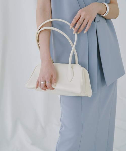 anuans（アニュアンス）の「ダブルフロントジレセットワンピース