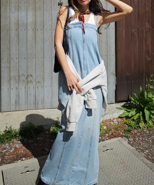 esutoreja（エストレジャ）の「デニムキャミワンピース（ワンピース・レディース・ライトブルー/ブルー・FREE）」の6枚目の写真