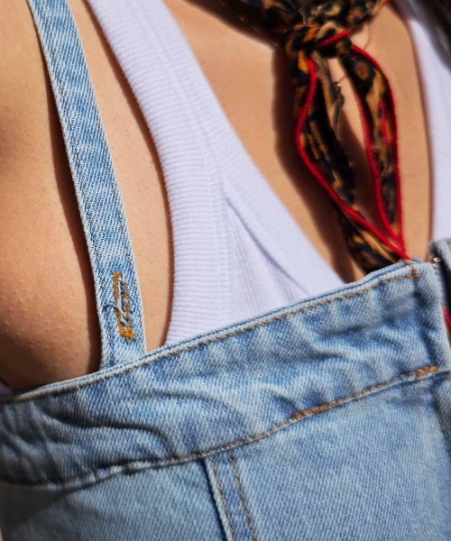 esutoreja（エストレジャ）の「デニムキャミワンピース（ワンピース・レディース・ライトブルー/ブルー・FREE）」の13枚目の写真