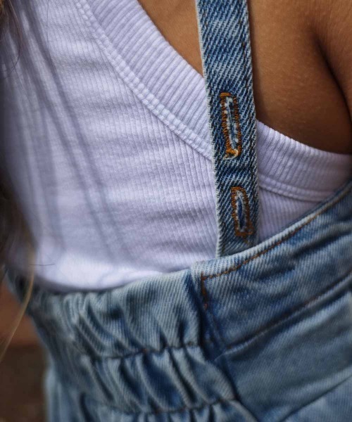 esutoreja（エストレジャ）の「デニムキャミワンピース（ワンピース・レディース・ライトブルー/ブルー・FREE）」の19枚目の写真