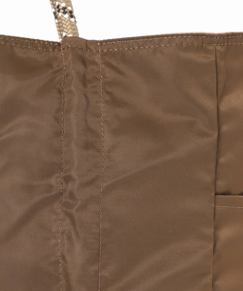 IENA(イエナ)の「《WEB限定/追加》NOMADIS/ノマディス 別注 SAC WIDE リバーシブルトートバッグ(トートバッグ・レディース・ネイビー/ブラウン・FREE)」の7枚目の写真