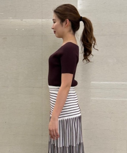 PINKY&DIANNE(ピンキーアンドダイアン)の「◆オフショルダーリブニット(ニット/セーター・レディース・ブラウン/ホワイト/ブラック・38)」の5枚目の写真