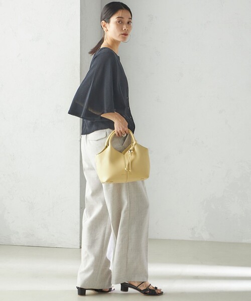 SHIPS(シップス)の「〈手洗い可能〉ホール ガーメント ケープ デザイン カーディガン(カーディガン/ボレロ・レディース・イエロー系/オフホワイト/ブラック・ONE SIZE)」の9枚目の写真