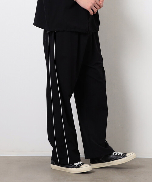 Purple&Yellow(パープルアンドイエロー)の「ナイロンストレッチトラックパンツ(その他パンツ・メンズ・レッド/ブラック・X-SMALL/LARGE/MEDIUM/SMALL)」の1枚目の写真