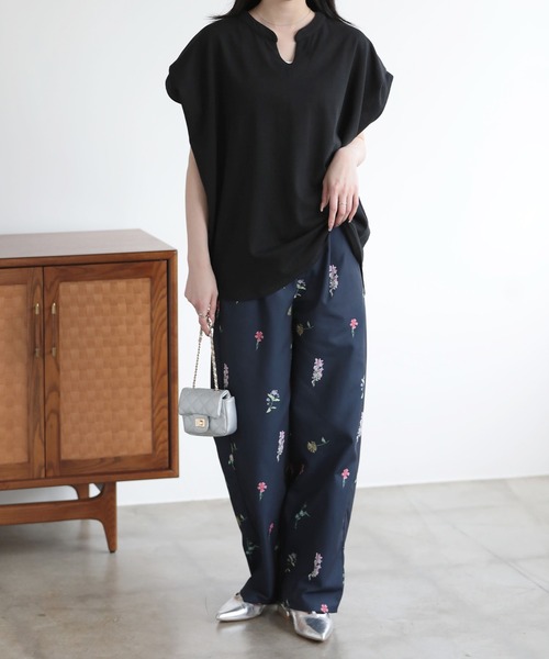 SUNFLOWER EIGHT(サンフラワーエイト)の「キーネックトップス(Tシャツ/カットソー・レディース・アイボリー/スモーキーグリーン系/ブラック・M)」の5枚目の写真