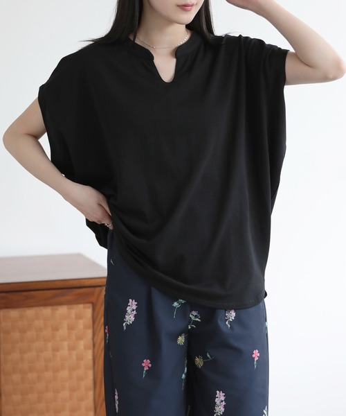 SUNFLOWER EIGHT(サンフラワーエイト)の「キーネックトップス(Tシャツ/カットソー・レディース・アイボリー/スモーキーグリーン系/ブラック・M)」の7枚目の写真