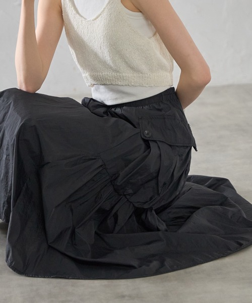 each(イーチ)の「サイドポケットナイロンミディスカート(スカート・レディース・グレー/ブラック/ライトグレー・FREE)」の1枚目の写真