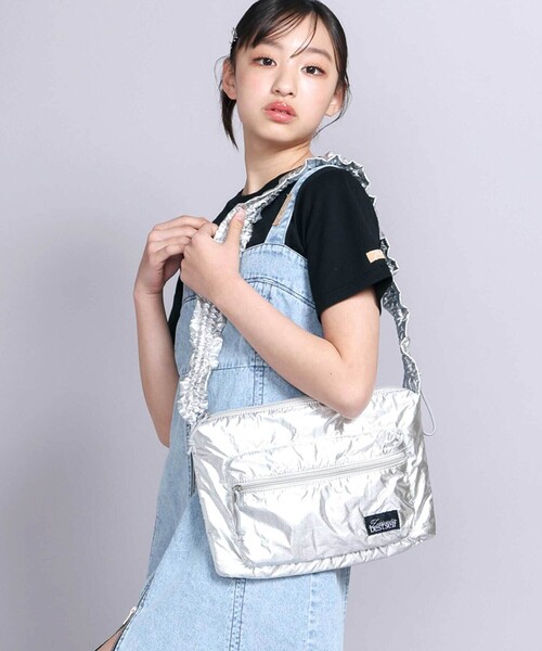 ZIDDY（ジディ）の「【 ニコ☆プチ 掲載 】ギャザーフリルショルダーバッグ（バックパック/リュック・キッズ・グレー/ブラック・FREE）」の4枚目の写真