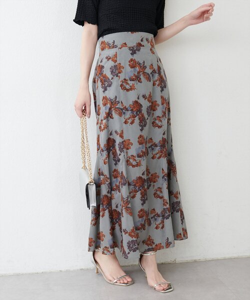 natural couture（ナチュラルクチュール）の「【WEB限定】花柄マーメイドスカート（スカート・レディース・ブラウン/ベージュ/グレー・FREE）」の2枚目の写真