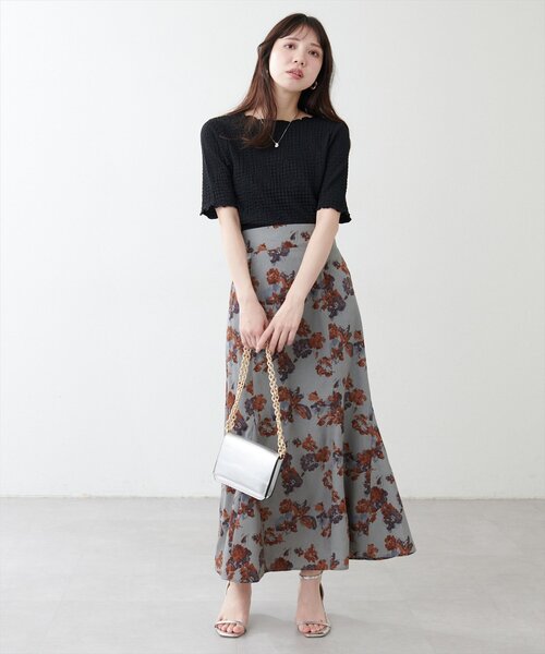 natural couture（ナチュラルクチュール）の「【WEB限定】花柄マーメイドスカート（スカート・レディース・ブラウン/ベージュ/グレー・FREE）」の7枚目の写真