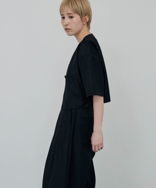 lit（リット）の「Over Shoulder Half Sleeve Jaket（ノーカラージャケット・レディース・ブラック/キナリ・FREE）」の11枚目の写真