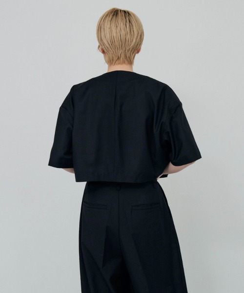 lit（リット）の「Over Shoulder Half Sleeve Jaket（ノーカラージャケット・レディース・ブラック/キナリ・FREE）」の12枚目の写真