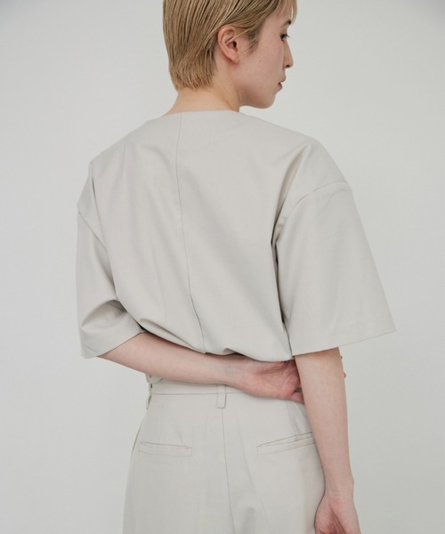 lit（リット）の「Over Shoulder Half Sleeve Jaket（ノーカラージャケット・レディース・ブラック/キナリ・FREE）」の5枚目の写真