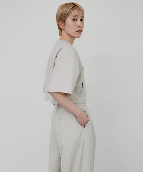 lit（リット）の「Over Shoulder Half Sleeve Jaket（ノーカラージャケット・レディース・ブラック/キナリ・FREE）」の9枚目の写真
