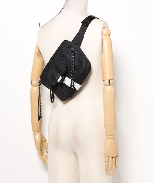 A.P.C BANANE TREK ボディバッグ BANANE TREK（ボディバッグ/ウエストポーチ）｜A.P.C.