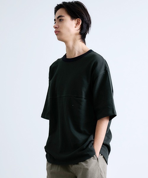 Revo.(レボ)の「Revo. カノコ裏毛 SS Tee(Tシャツ/カットソー・メンズ・ブラック/グレイッシュベージュ/グリーン/ホワイト・2/1)」の1枚目の写真