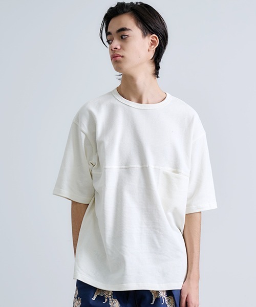 Revo.(レボ)の「Revo. カノコ裏毛 SS Tee(Tシャツ/カットソー・メンズ・ブラック/グレイッシュベージュ/グリーン/ホワイト・2/1)」の5枚目の写真