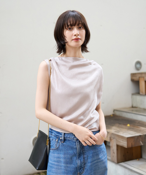EMMA ROUGE VIF(エマルージュヴィフ)の「【一部店舗限定】アシメドレープブラウス(シャツ/ブラウス・レディース・オフホワイト/グレイッシュベージュ・フリー)」の3枚目の写真