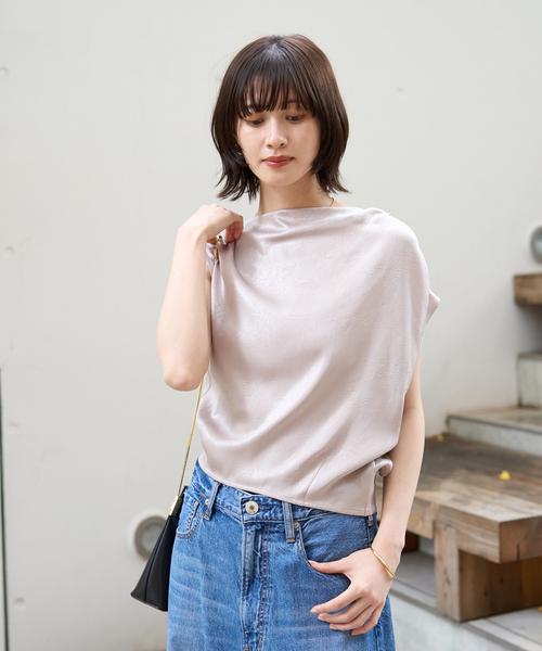 EMMA ROUGE VIF(エマルージュヴィフ)の「【一部店舗限定】アシメドレープブラウス(シャツ/ブラウス・レディース・オフホワイト/グレイッシュベージュ・フリー)」の5枚目の写真