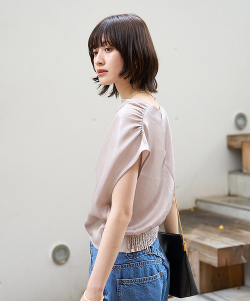 EMMA ROUGE VIF(エマルージュヴィフ)の「【一部店舗限定】アシメドレープブラウス(シャツ/ブラウス・レディース・オフホワイト/グレイッシュベージュ・フリー)」の6枚目の写真
