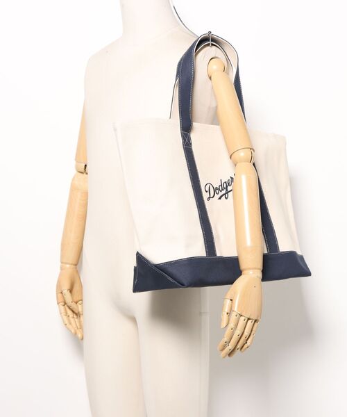 SPORTY&RICH(スポーティアンドリッチ)の「DODGERS TWO TONE TOTE BAG (EXCLUSIVE)(トートバッグ・レディース・ナチュラル・ONE SIZE)」の9枚目の写真