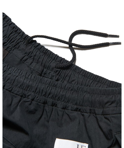 uniform experiment(ユニフォームエクスペリメント)の「LOOSE-FIT JOGGER PANTS(その他パンツ・メンズ・カーキ/ブラック・4/3/2/1)」の12枚目の写真
