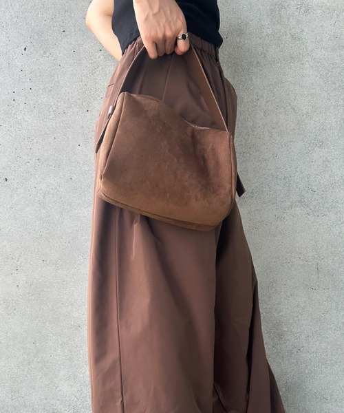 select MOCA by son（セレクトモカバイソン）の「フェイクスエードワンハンドルバッグ（ハンドバッグ・レディース・ブラウン/ブラック・FREE）」の16枚目の写真