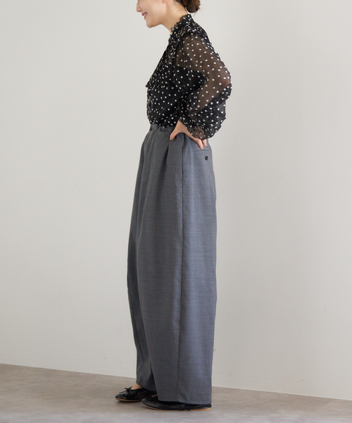 IENA（イエナ）の「《WEB限定/追加2》楊柳フリルピンタックブラウス（シャツ/ブラウス・レディース・ブラック・FREE）」の4枚目の写真