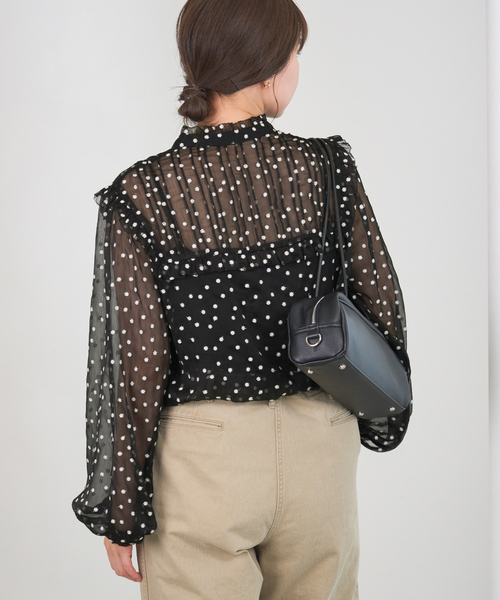 IENA（イエナ）の「《WEB限定/追加2》楊柳フリルピンタックブラウス（シャツ/ブラウス・レディース・ブラック・FREE）」の7枚目の写真