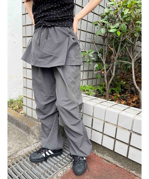 WC（ダブル シー）の「スカートドッキングナイロンパンツ（その他パンツ・レディース・チャコールグレー/ブラック・FREE）」の11枚目の写真